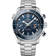 Quadrante blu sunburst con indici a bastone luminescenti e datario a ore 6 dell’Omega Seamaster Planet Ocean 600M 45,5 mm